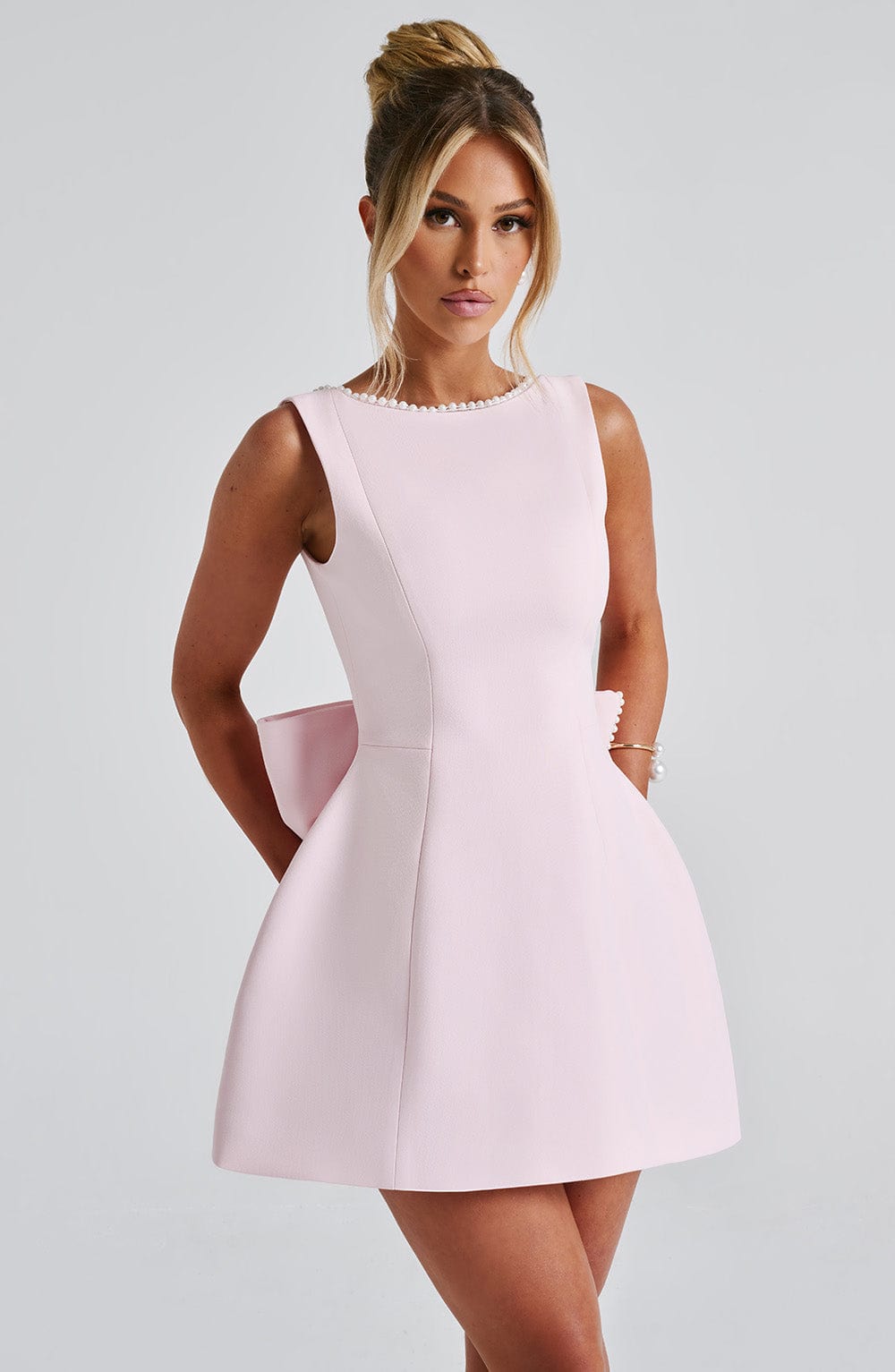 Abito Mini A-Line da Sposa con Finiture in Perle