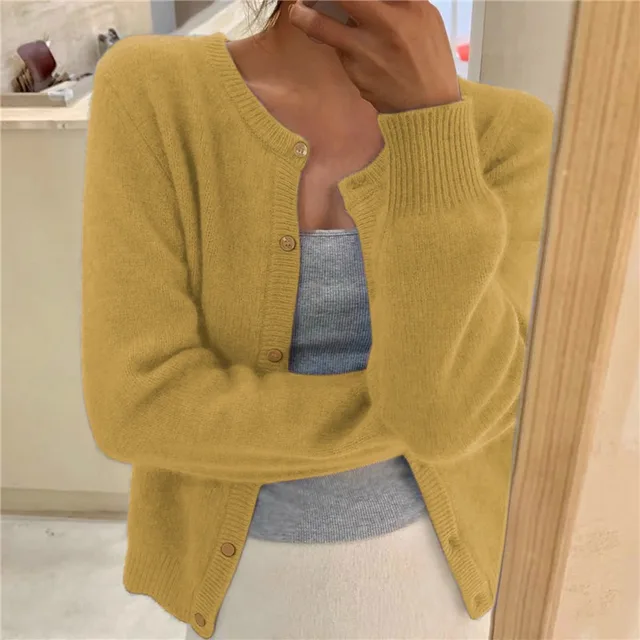 Cardigan Donna Morbido con Scollo Rotondo – Delicatezza Femminile