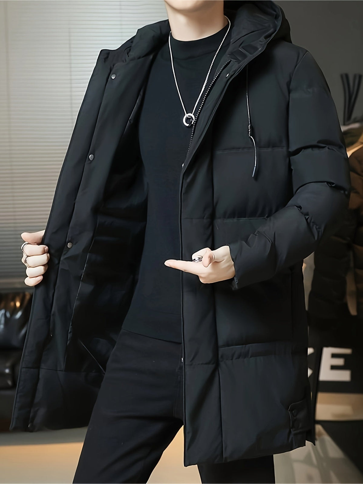 Cappotto Uomo Lungo Imbottito con Cappuccio – Calore Urbano