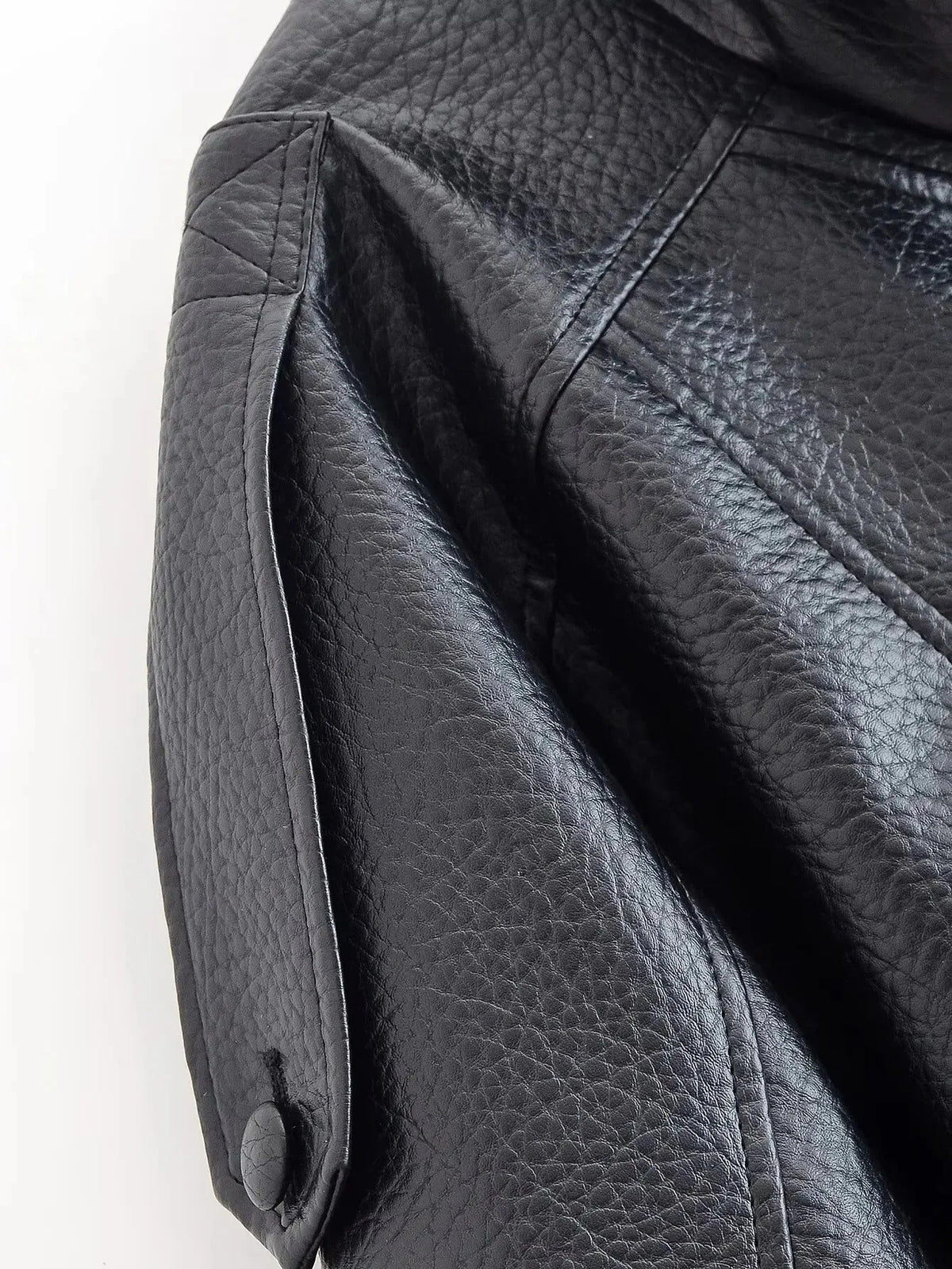 Giacca Donna in Ecopelle con Collo Alto – Eleganza Strutturata