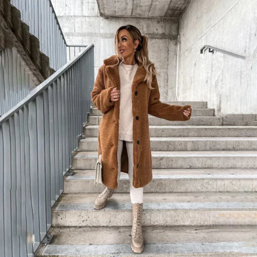 Cappotto Donna Teddy con Collo a Risvolto e Bottoni – Morbidezza Lussuosa