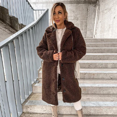 Cappotto Donna Teddy con Collo a Risvolto e Bottoni – Morbidezza Lussuosa