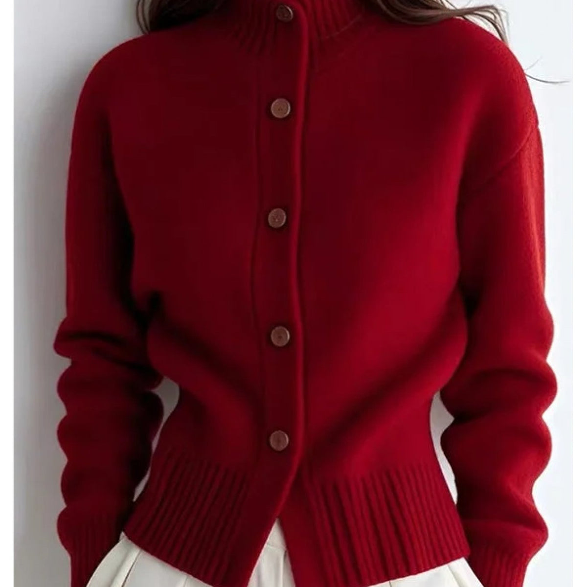 Cardigan Donna con Bottoni e Collo Alto – Calore Raffinato