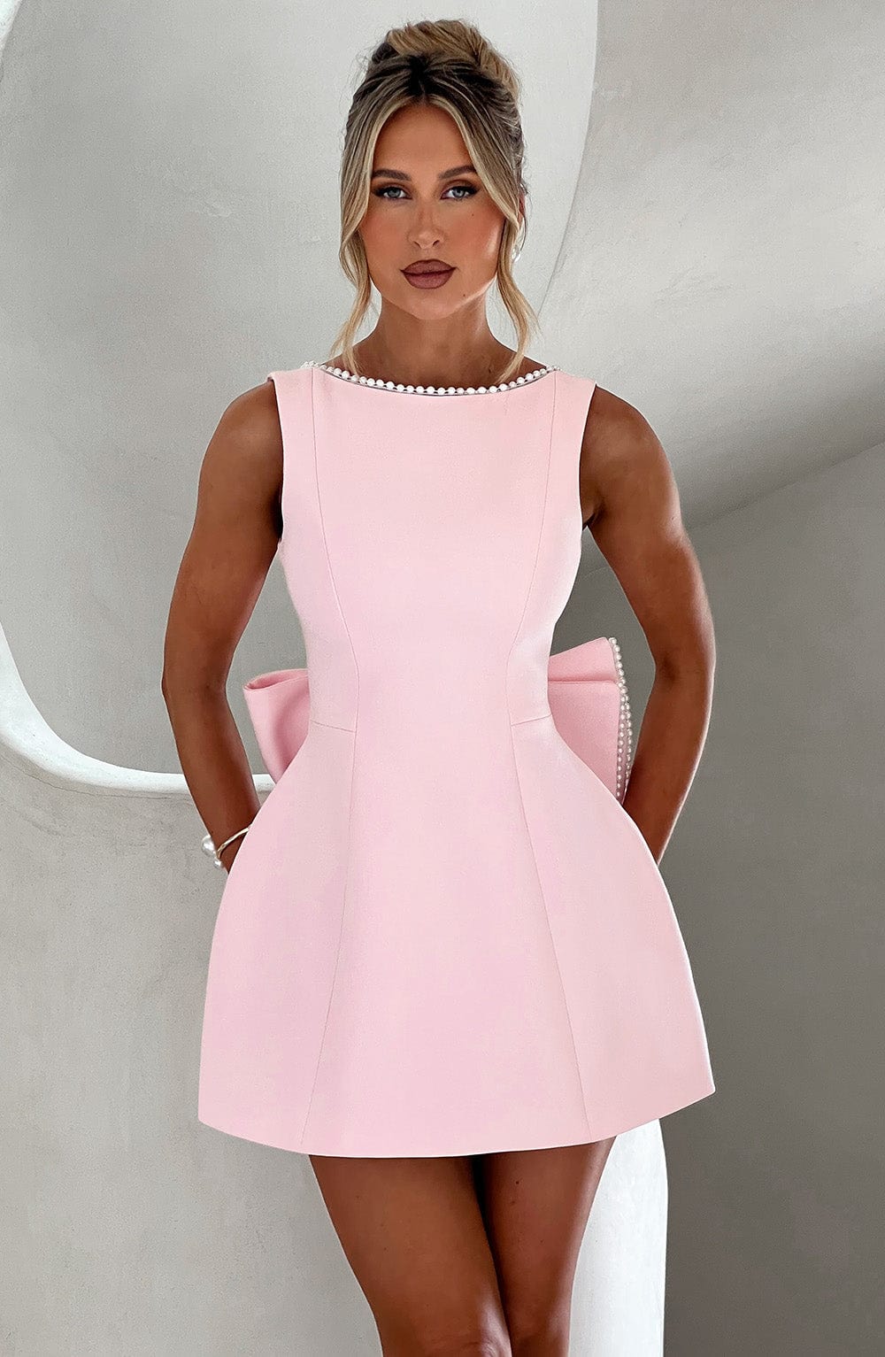 Abito Mini A-Line da Sposa con Finiture in Perle