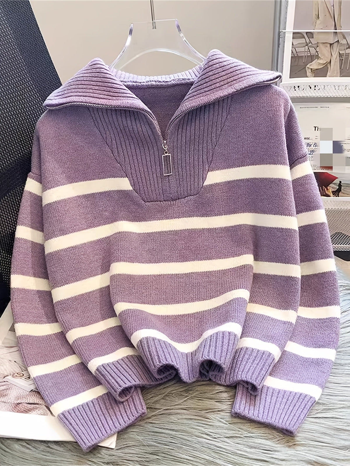 Maglione Donna a Righe con Mezza Zip e Collo – Stile Preppy Moderno