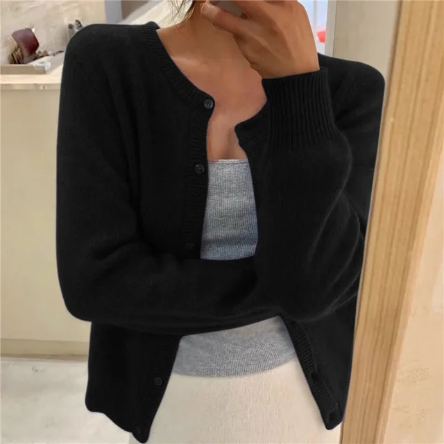 Cardigan Donna Morbido con Scollo Rotondo – Delicatezza Femminile