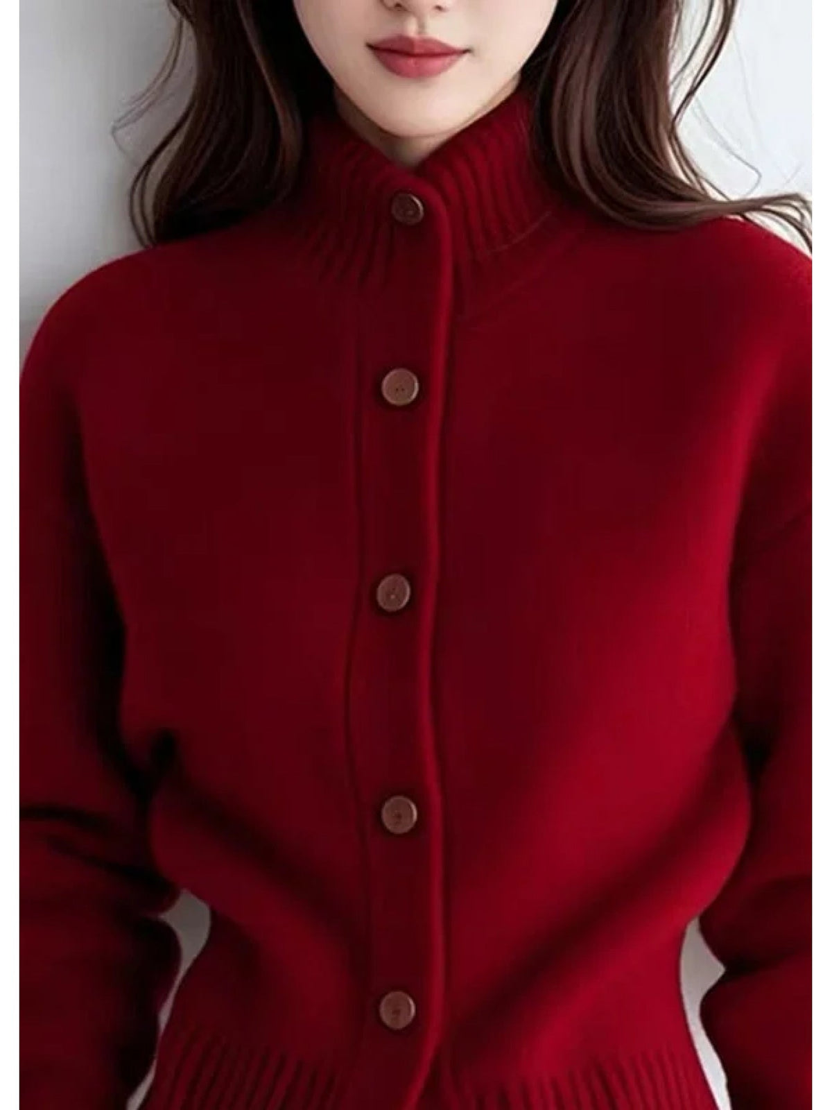 Cardigan Donna con Bottoni e Collo Alto – Calore Raffinato