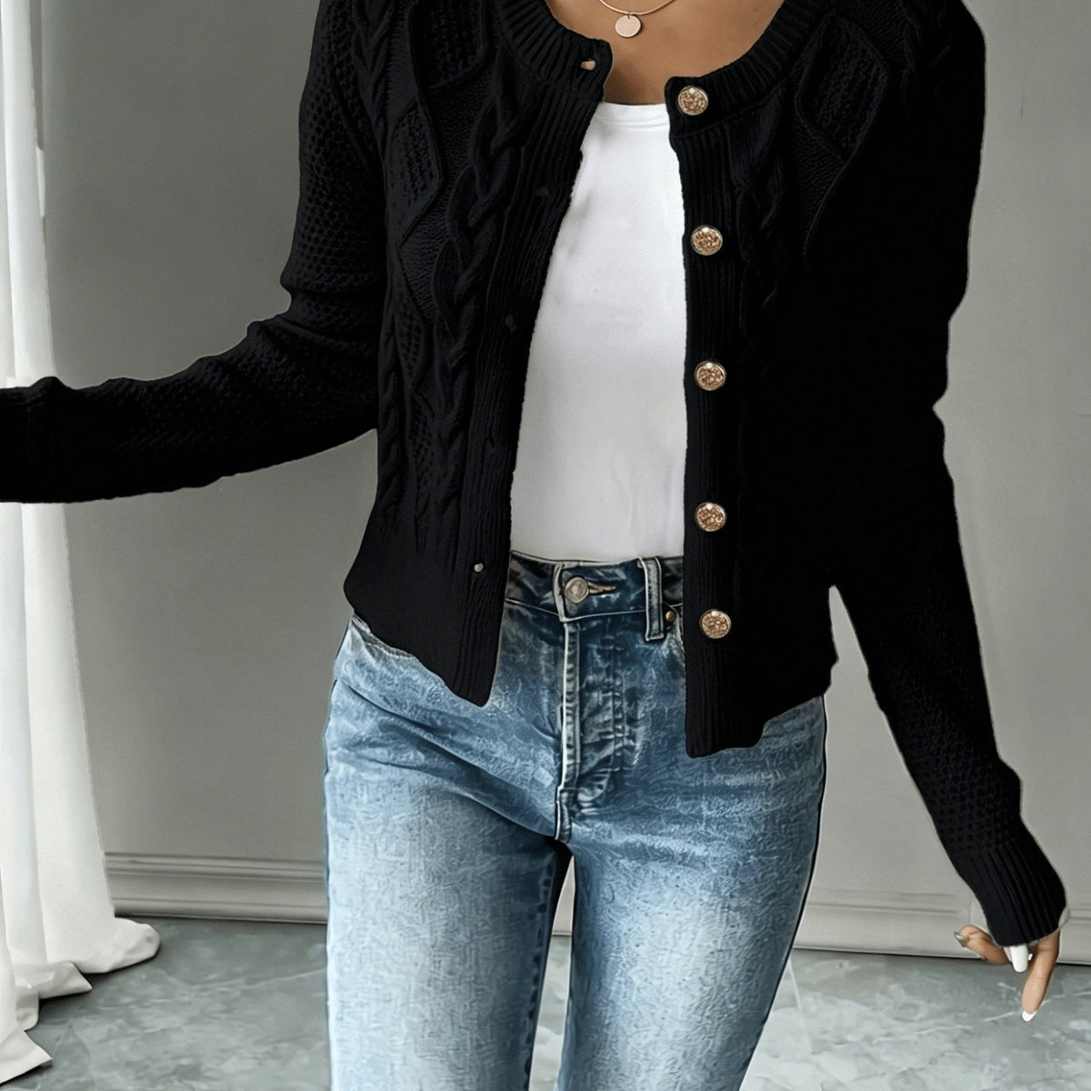 Cardigan Donna a Trecce con Bottoni Frontali – Calore con Stile