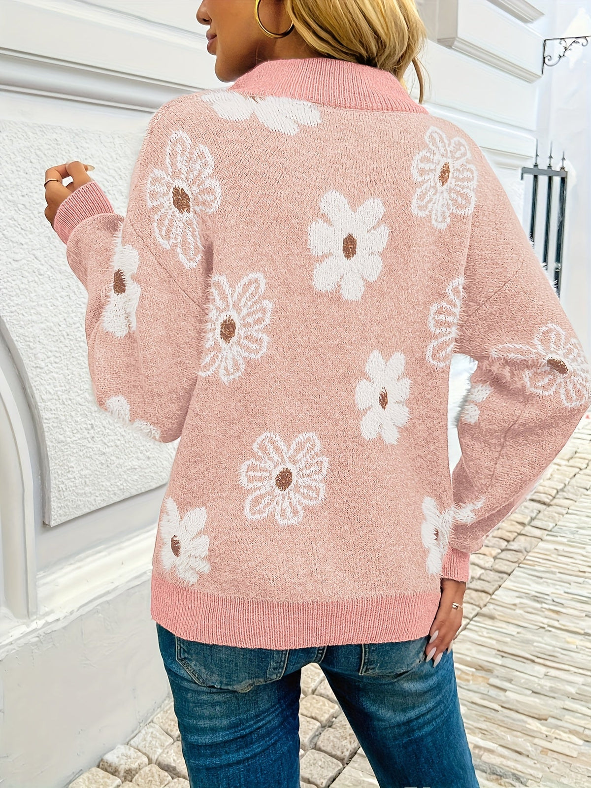 Maglione Donna con Mezza Zip e Motivo Floreale – Femminilità Sportiva