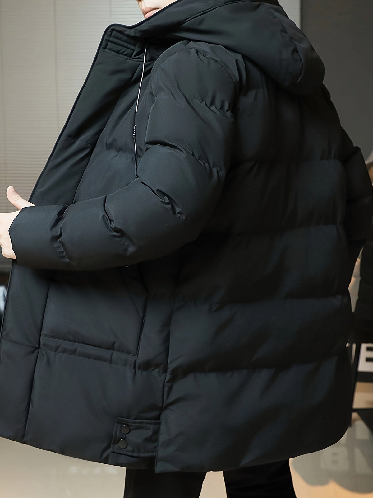Cappotto Uomo Lungo Imbottito con Cappuccio – Calore Urbano