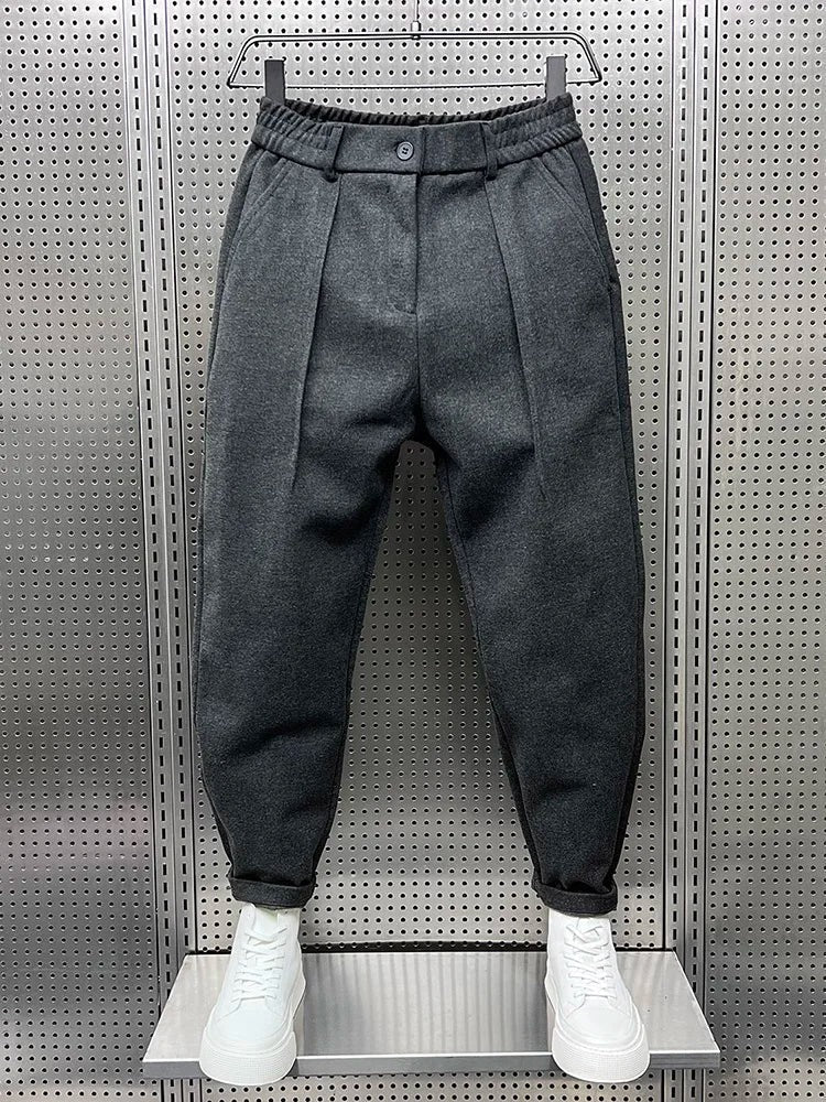 Pantaloni Uomo Affusolati con Texture Distintiva