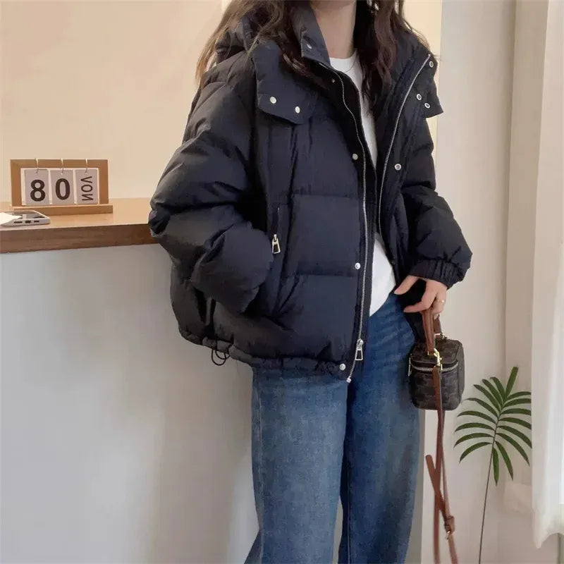 Piumino Donna con Cappuccio e Collo Alto – Calore Totale per l'Inverno