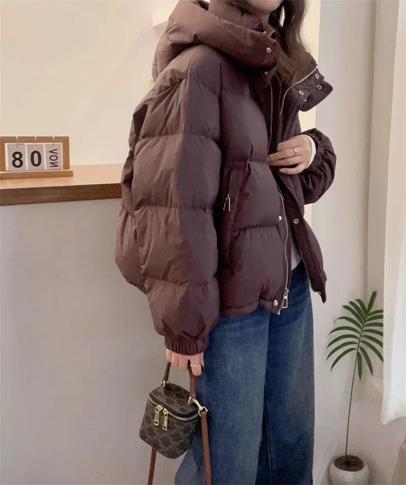 Piumino Donna con Cappuccio e Collo Alto – Calore Totale per l'Inverno