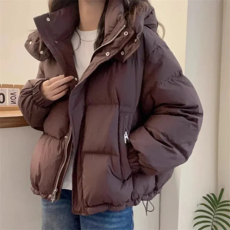 Piumino Donna con Cappuccio e Collo Alto – Calore Totale per l'Inverno